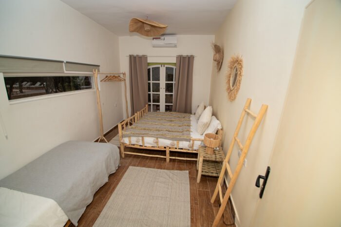 Suite parentale – Un havre d’intimité avec vue sur l’oliveraie.