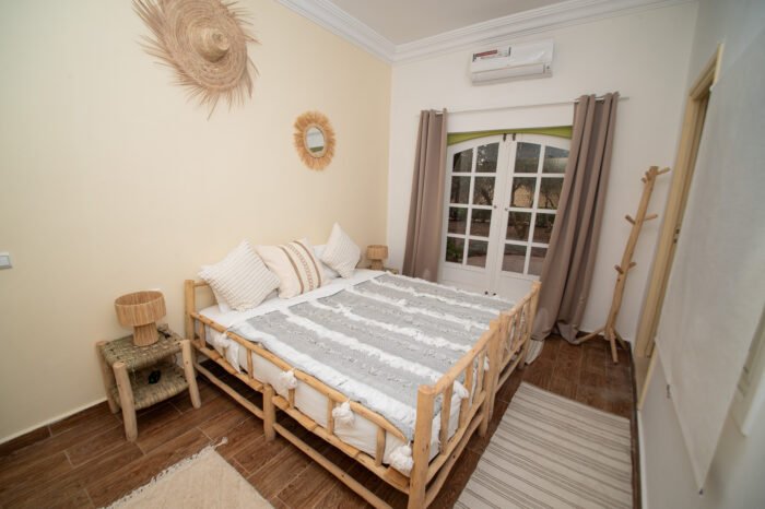 Votre bulle matinale entre ciel et nature.